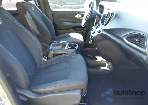 2019 Chrysler Pacifica Touring Plus z USA, uszkodzony, nr VIN 2C4RC1FG9KR532266